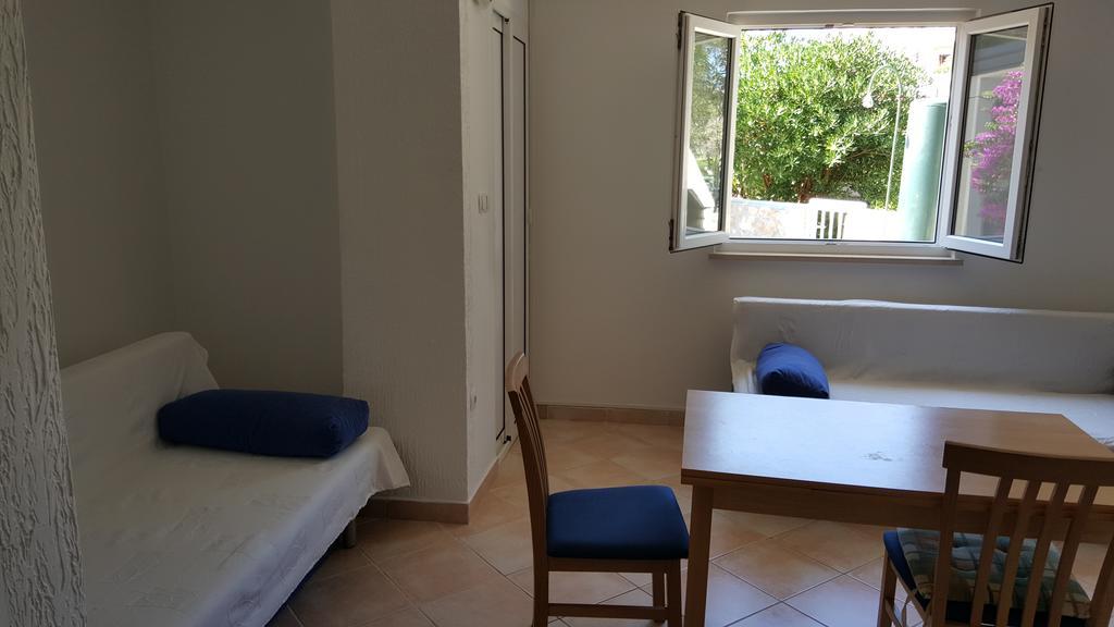 Studio Apartment Bosko Novalja Exterior photo