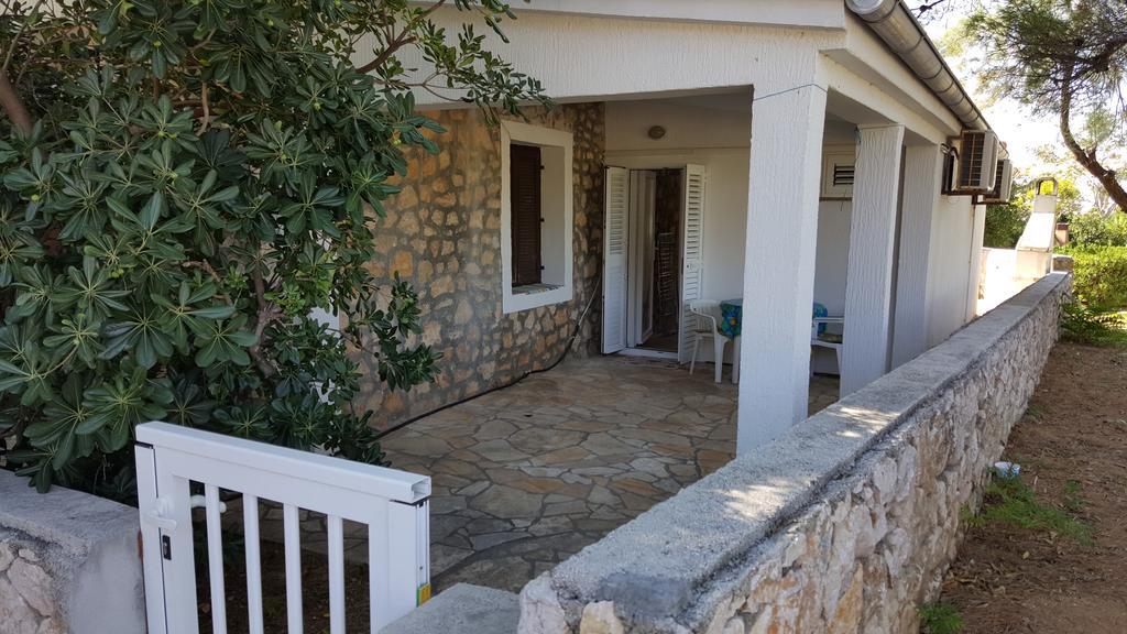 Studio Apartment Bosko Novalja Exterior photo