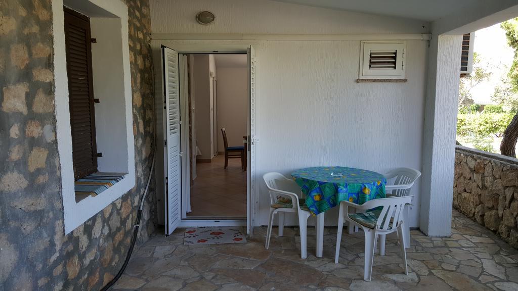 Studio Apartment Bosko Novalja Exterior photo