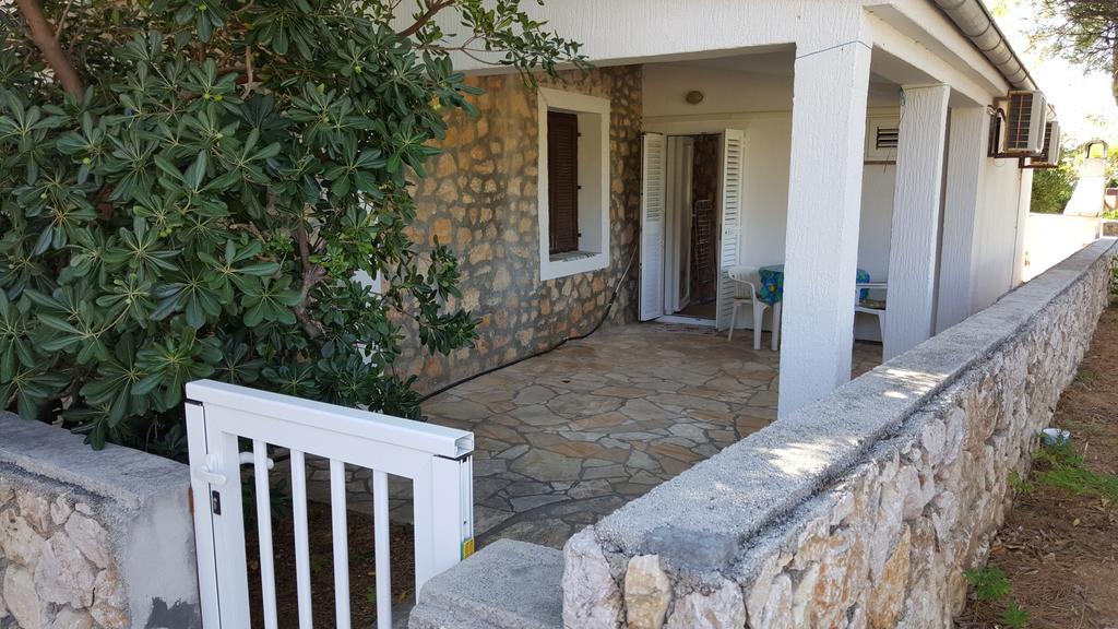 Studio Apartment Bosko Novalja Exterior photo