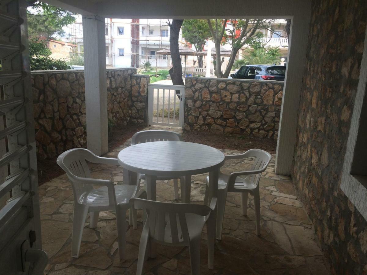 Studio Apartment Bosko Novalja Exterior photo
